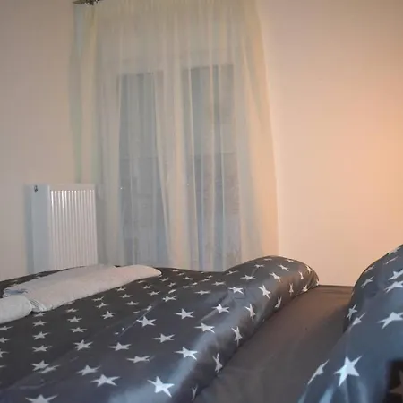 Lydia's سالونيك